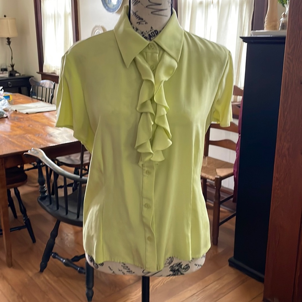 Cute St. John lime green blouse